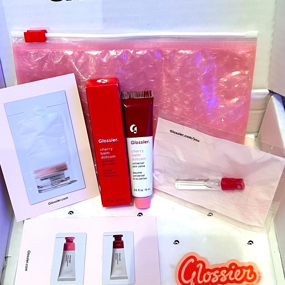 GLOSSIER BNIB SUPER RARE OG Cherry Balm Dotcom- NO longer in production 🍒
